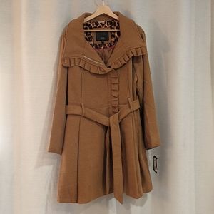 NWT Steve Madden Ruffle Trench in Camel 1X